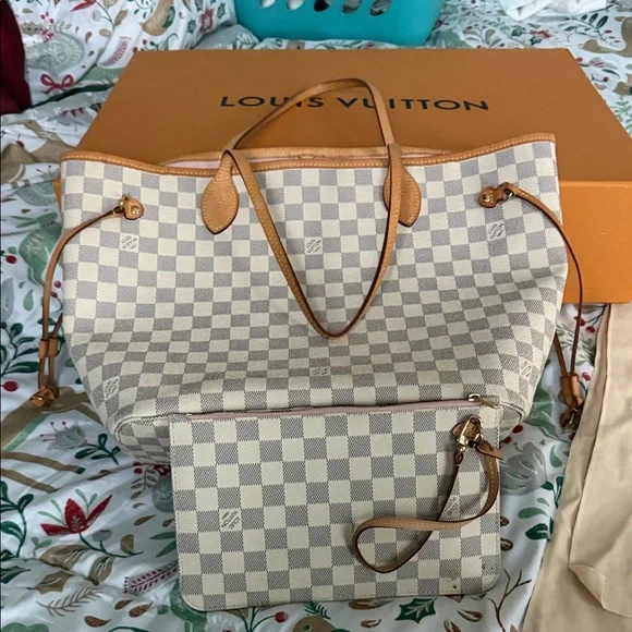Louis Vuitton Damier Azur Tote - Cream and Tan - Picture 2 of 10